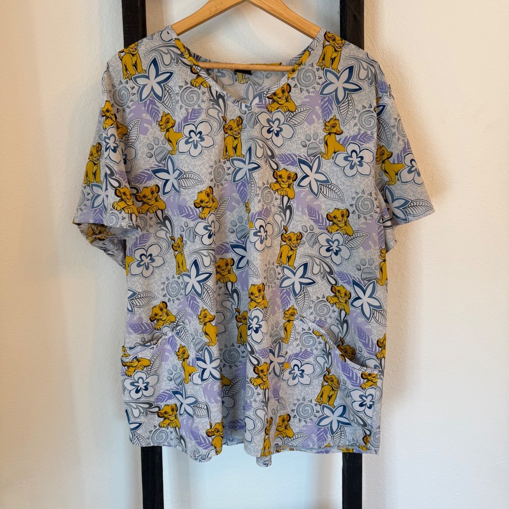 Disney Lion King Simba Print Scrub‎ Top Women's Short Sleeve V-Neck Pockets